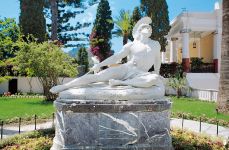 05 ACHILLEION ESTERNO.jpg