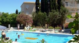 8 HTL IPSOS BEACH PISCINA.jpg