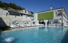 9 SALVADOR PISCINA .jpg