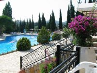 HTL MAGNA GRECIA PISCINA 1.jpg