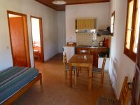5 APARTMENT ELLI.JPG