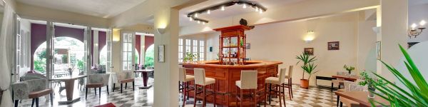6 HTL OMIROS BAR 2.jpg