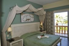 10 HOTEL POTAMAKI HOONEYMOON ROOM.jpg