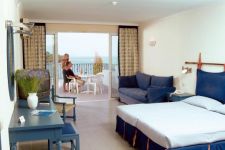 2 HTL CORCYRA BEACH CAMERA CORPO CENTRALE.jpg