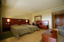 07 EDEN BEACH MEDIUM SUITE.jpg