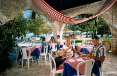 4 HTL CHANDRIS TAVERNA.JPG