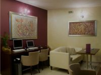 8 HTL CRYSTAL CITY INTERNECORNER.jpg