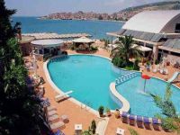 HOTEL BUTIRNTI PISCINA.jpg