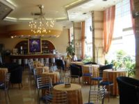 HOTEL BUTRINTI SALA BAR.jpg