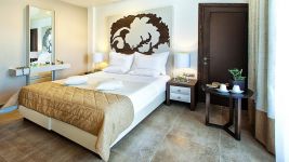 09 DIAMOND HOTEL.jpg