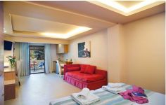 08 HOTEL FILAKAS FAMILY ROOM.jpg
