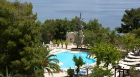 HTL MARBELLA PISCINA.jpg