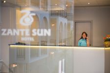 09 ZANTE SUN HOTEL RECEPTION.jpg