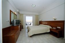04 MERIDIEN HOTEL.jpg