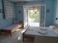 05 FOUR SEASN APT .jpg