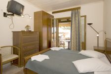 5 TOURIST ROOM.jpg