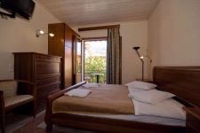 7 TOURIST ROOM.jpg