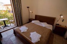 9 TOURIST ROOM.jpg