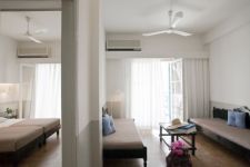 06 HTL KAMARI BEACH.jpg