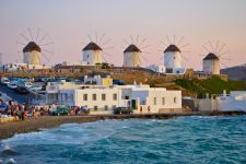 03 MYKONOS  ICARATTERISTICI MULINI A VENTO.jpg