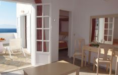06 HTL MYKONOS BAY.jpg