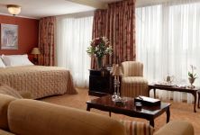 5 HTL TITANIA JUNIOR SUITE.jpg